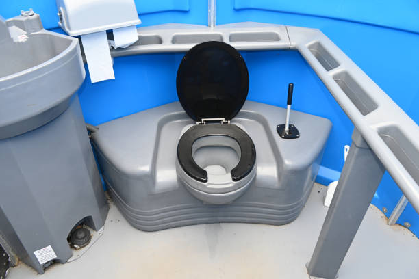 Portable Toilet Options We Offer in Windsor Heights, IA